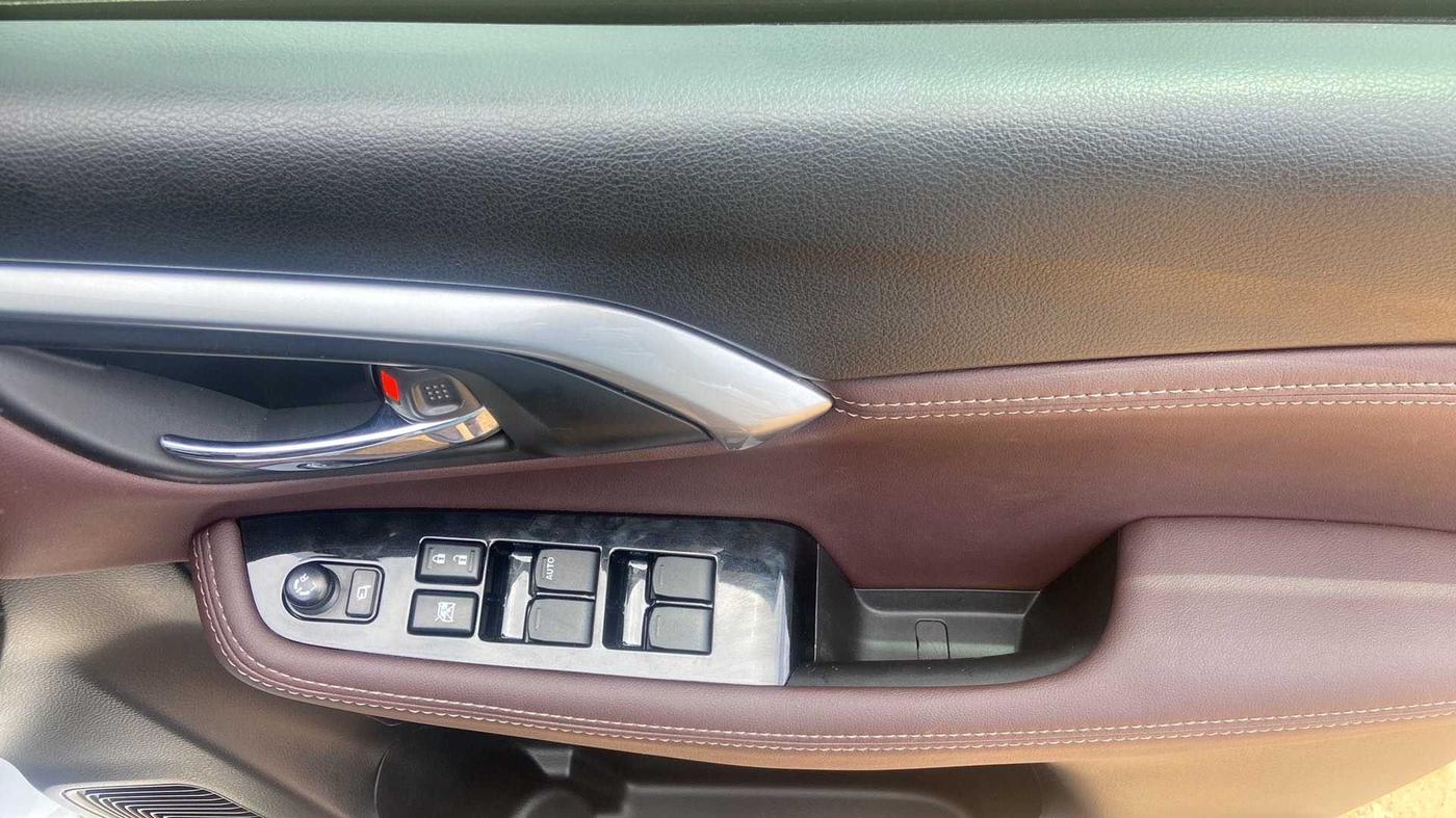 2022 Maruti Grand Vitara ALPHA SMART HYBRID ALLGRIP, Petrol, Manual, 14,358 km, Driver Side Door Panels Control