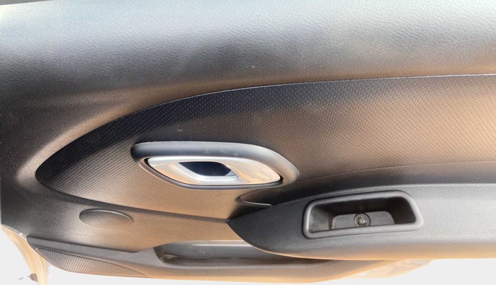 2018 Datsun Redi Go T(O) 1.0, Petrol, Manual, 18,378 km, Driver Side Door Panels Control