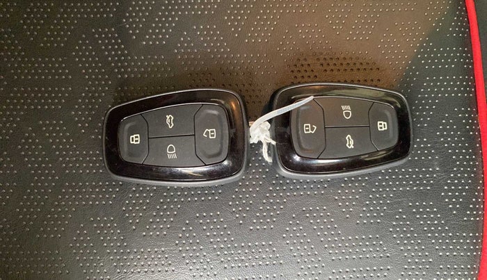 2022 Tata PUNCH ACCOMPLISHED MT, Petrol, Manual, 4,873 km, Key Close Up