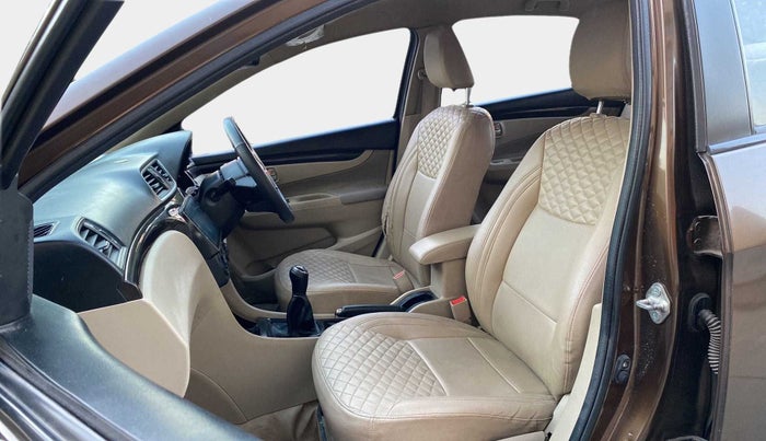 2015 Maruti Ciaz VXI, Petrol, Manual, 35,531 km, Right Side Front Door Cabin