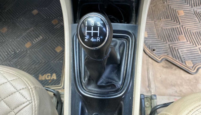 2015 Maruti Ciaz VXI, Petrol, Manual, 35,531 km, Gear Lever