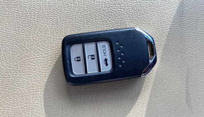 2022 Honda City 1.5L I-VTEC VX, Petrol, Manual, 12,425 km, Key Close Up