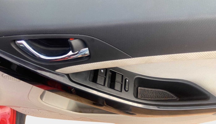 2020 Tata NEXON XZA PLUS (O) PETROL, Petrol, Automatic, 38,575 km, Driver Side Door Panels Control