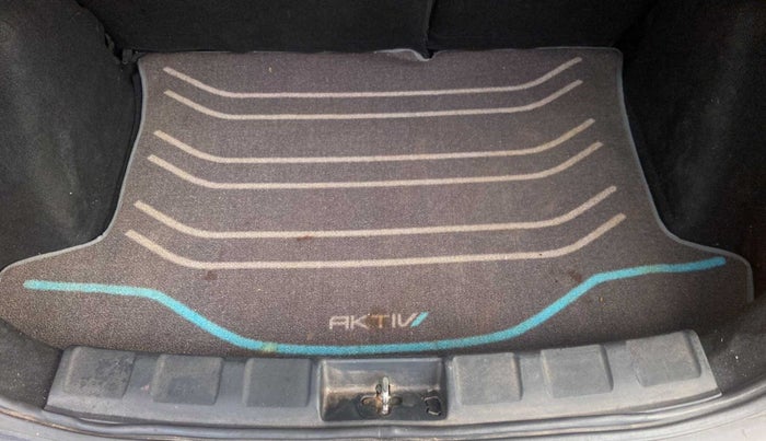 2020 Tata NEXON XZA PLUS (O) PETROL, Petrol, Automatic, 38,575 km, Boot Inside