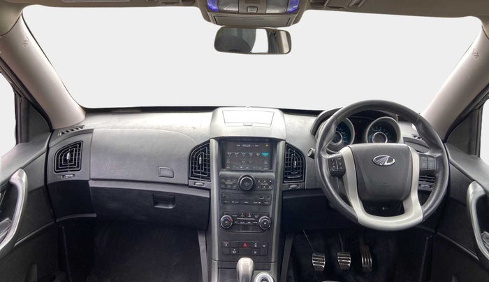 2018 Mahindra XUV500 W10, Diesel, Manual, 90,195 km, Dashboard