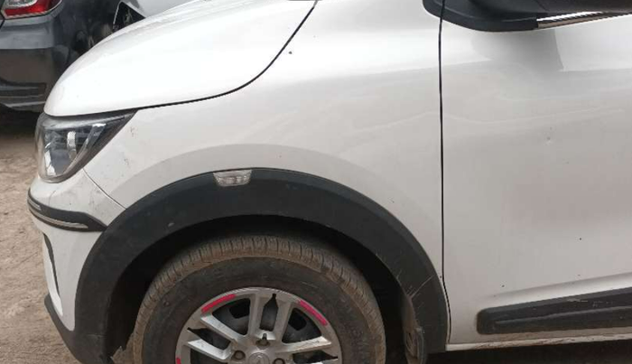 2022 Renault TRIBER RXL MT, Petrol, Manual, 8,402 km, Left fender - Slight discoloration