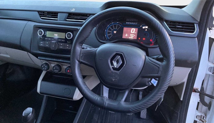 2022 Renault TRIBER RXL MT, Petrol, Manual, 8,402 km, Steering Wheel Close Up