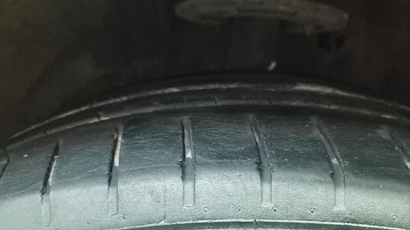2017 Maruti Baleno ALPHA PETROL 1.2, Petrol, Manual, 1,15,425 km, Left Front Tyre Tread