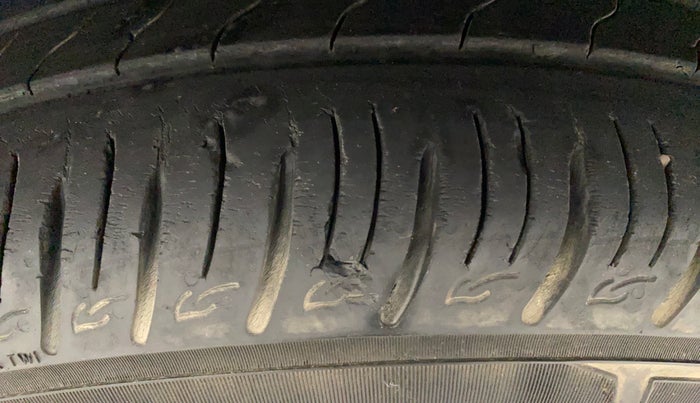 2020 Hyundai VENUE SX 1.0 TURBO, Petrol, Manual, 28,420 km, Right Front Tyre Tread