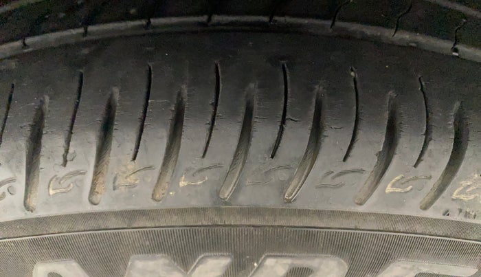 2020 Hyundai VENUE SX 1.0 TURBO, Petrol, Manual, 28,420 km, Left Front Tyre Tread