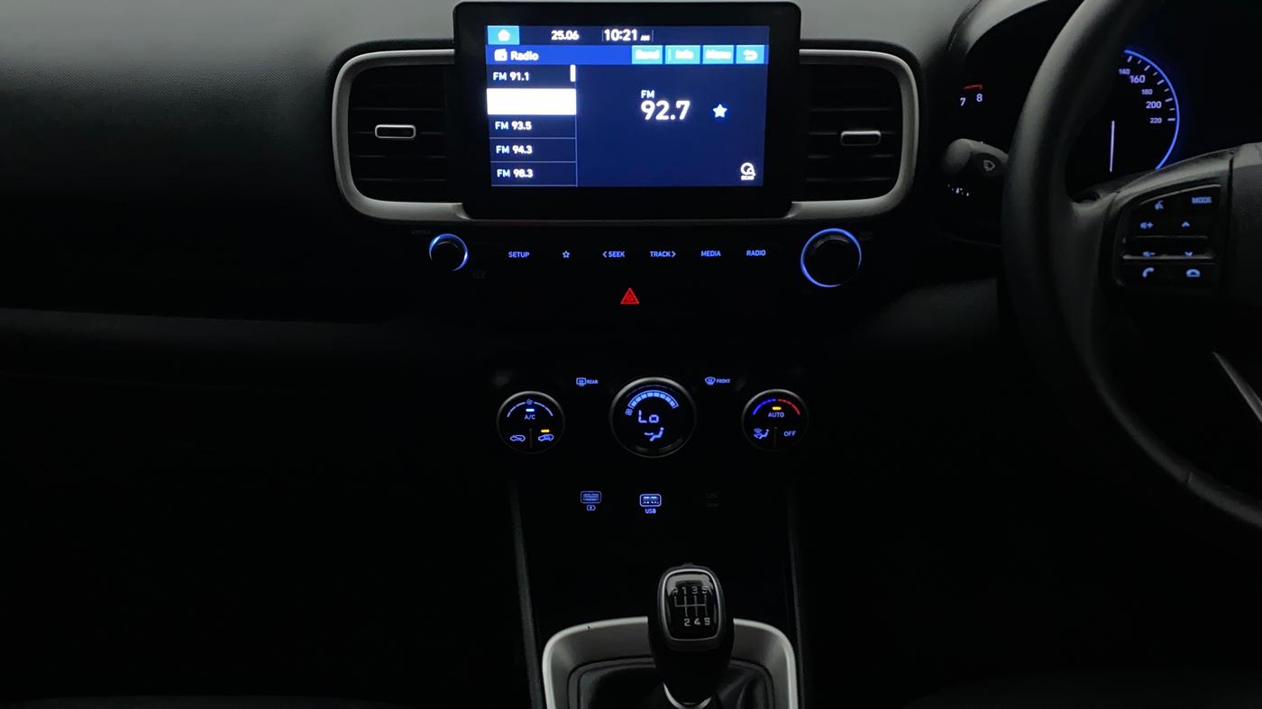 2020 Hyundai VENUE SX 1.0 TURBO, Petrol, Manual, 28,420 km, Air Conditioner