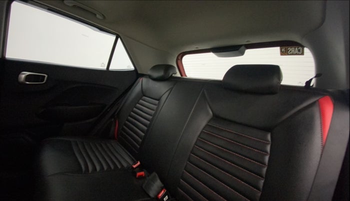 2020 Hyundai VENUE SX 1.0 TURBO, Petrol, Manual, 28,420 km, Right Side Rear Door Cabin