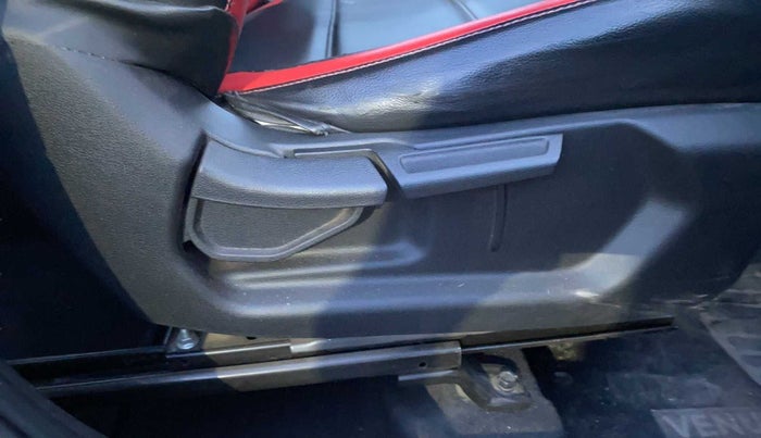 2020 Hyundai VENUE SX 1.0 TURBO IMT, Petrol, Manual, 46,218 km, Driver Side Adjustment Panel