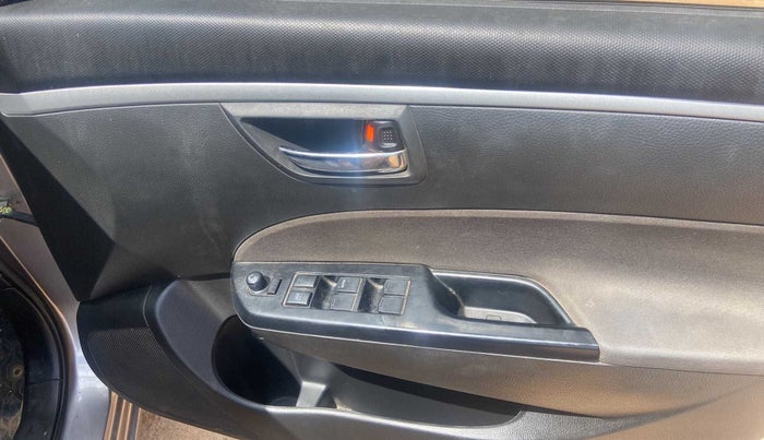 2016 Maruti Swift VXI, Petrol, Manual, 70,069 km, Driver Side Door Panels Control