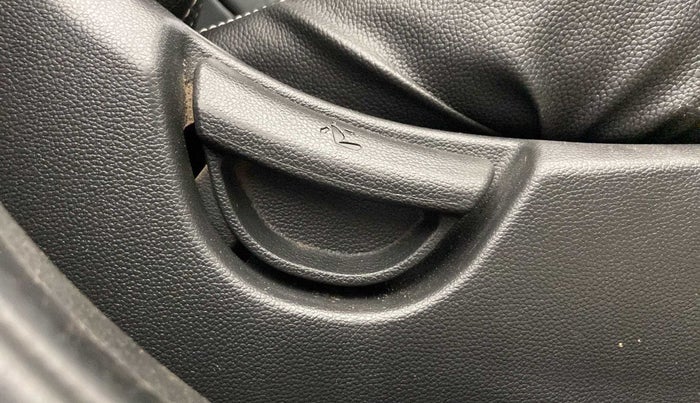 2018 Hyundai Xcent S 1.2, CNG, Manual, 87,732 km, Driver Side Adjustment Panel