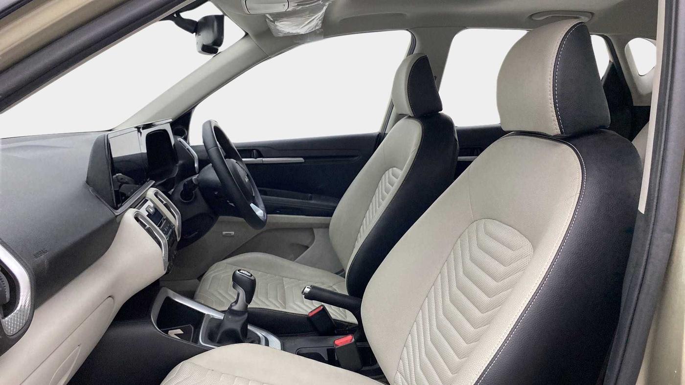 2021 KIA SONET HTX PLUS 1.0 IMT, Petrol, Manual, 26,930 km, Right Side Front Door Cabin