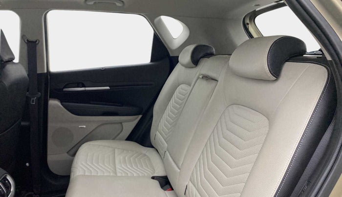 2021 KIA SONET HTX PLUS 1.0 IMT, Petrol, Manual, 26,930 km, Right Side Rear Door Cabin