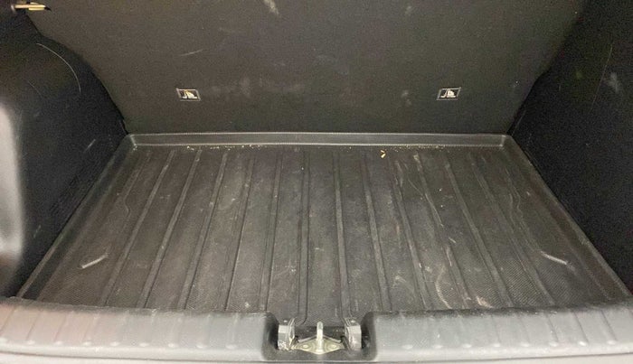 2021 KIA SONET HTX PLUS 1.0 IMT, Petrol, Manual, 26,930 km, Boot Inside