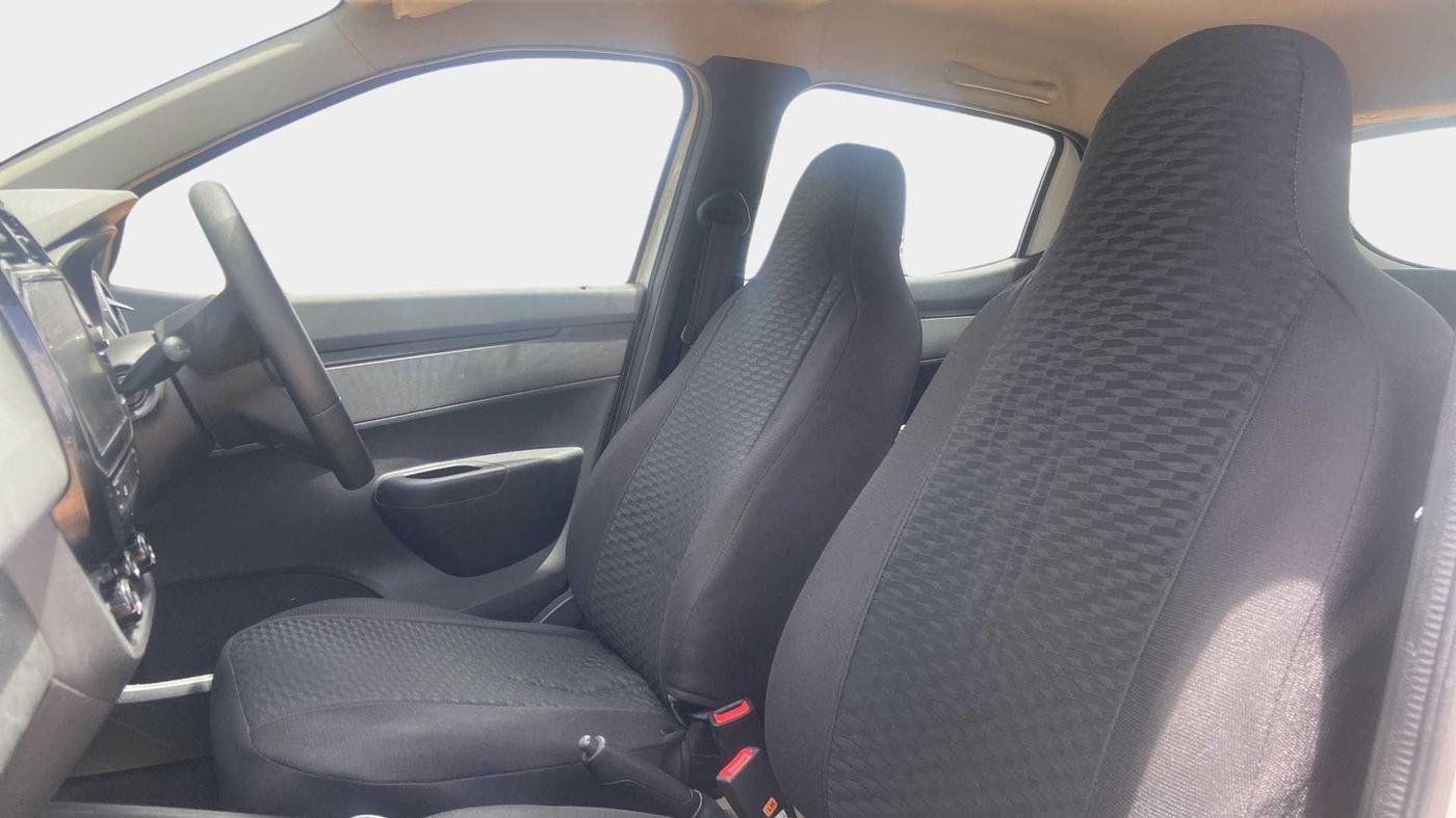 2021 Renault Kwid RXT 1.0 AMT (O), Petrol, Automatic, 14,078 km, Right Side Front Door Cabin