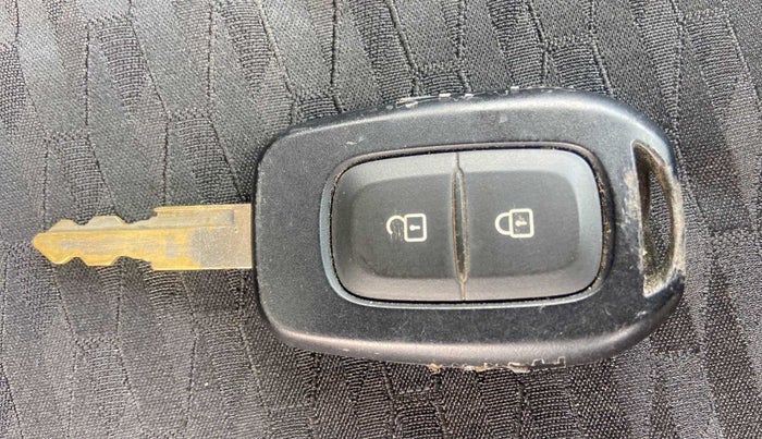 2021 Renault Kwid RXT 1.0 AMT (O), Petrol, Automatic, 14,078 km, Key Close Up
