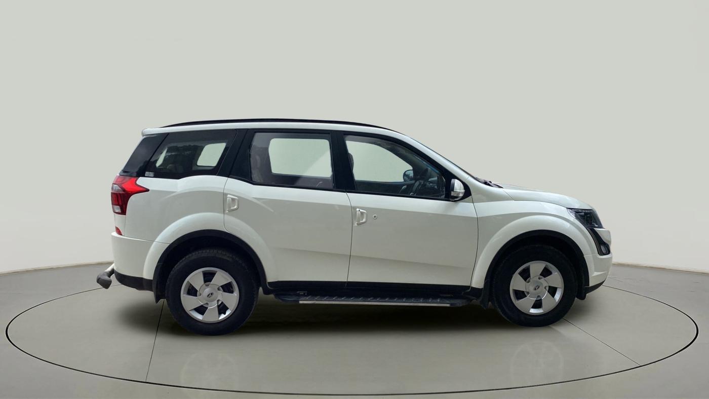 2018 Mahindra XUV500 W7, Diesel, Manual, 46,176 km, Right Side