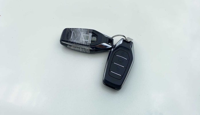 2018 Mahindra XUV500 W7, Diesel, Manual, 46,176 km, Key Close Up