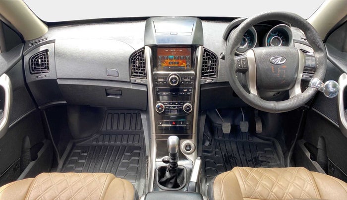 2018 Mahindra XUV500 W7, Diesel, Manual, 46,176 km, Dashboard