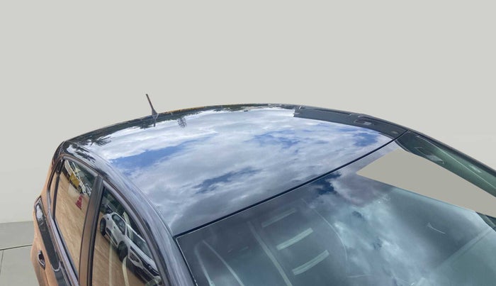 2016 Volkswagen Polo COMFORTLINE 1.2L, Petrol, Manual, 81,045 km, Roof