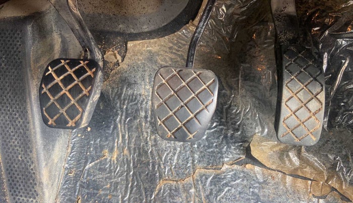 2016 Volkswagen Polo COMFORTLINE 1.2L, Petrol, Manual, 81,045 km, Pedals