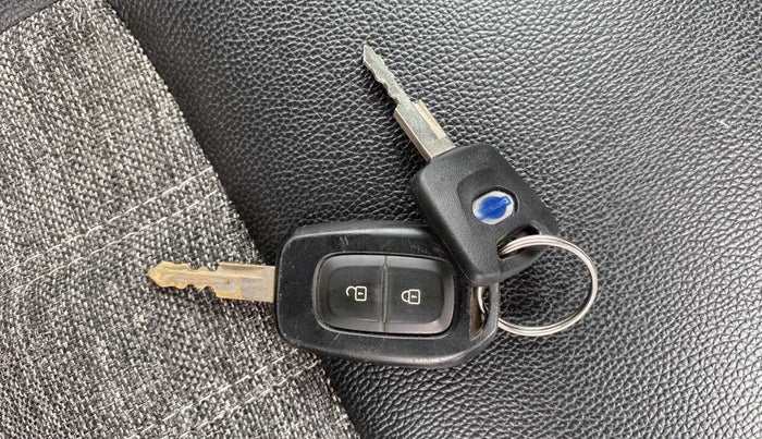 2019 Datsun Redi Go T (O), Petrol, Manual, 55,380 km, Key Close Up