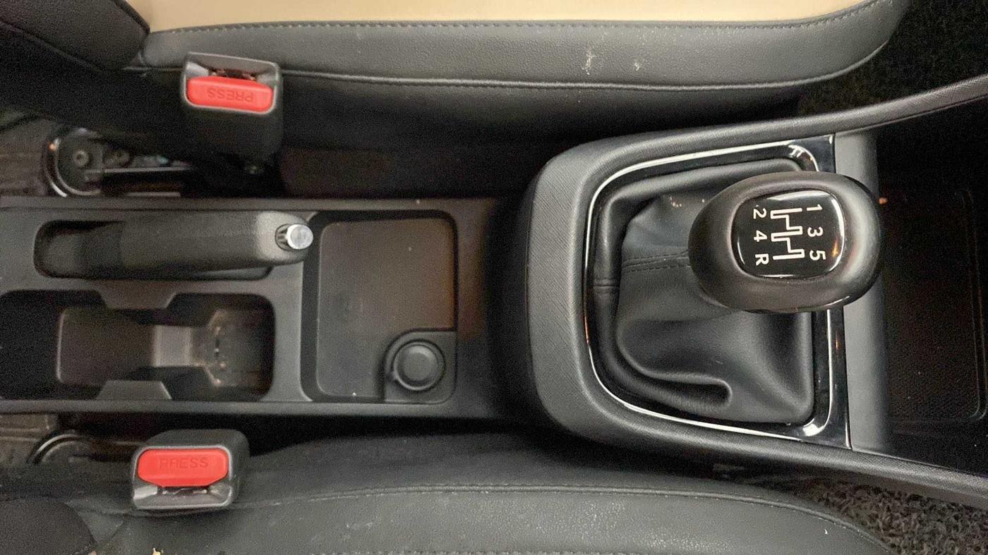 2022 Tata PUNCH CREATIVE  1.2 RTN DUAL TONE, Petrol, Manual, 7,337 km, Gear Lever