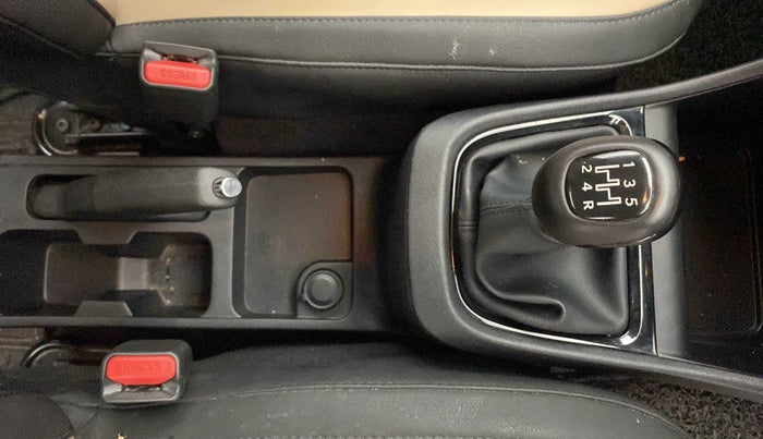 2022 Tata PUNCH CREATIVE  1.2 RTN DUAL TONE, Petrol, Manual, 7,337 km, Gear Lever