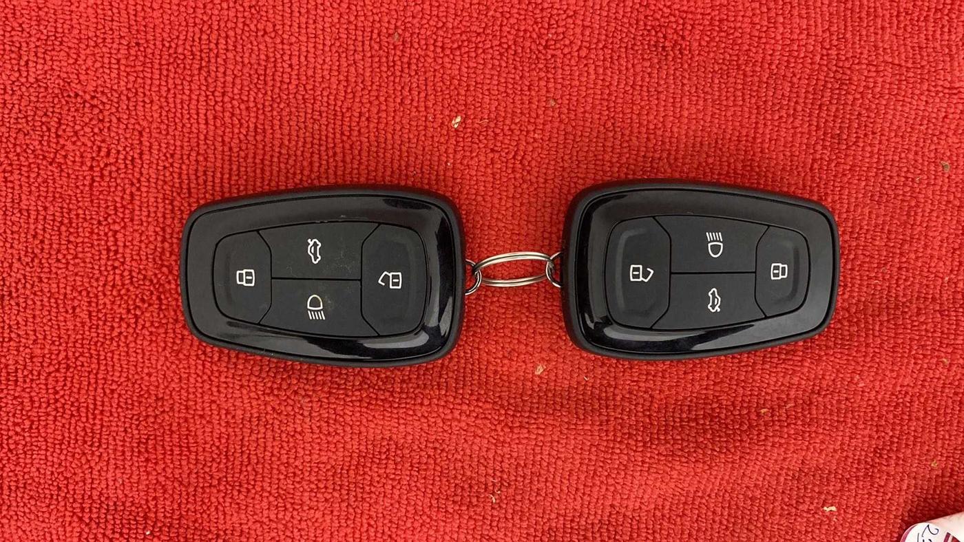 2022 Tata PUNCH CREATIVE  1.2 RTN DUAL TONE, Petrol, Manual, 7,337 km, Key Close Up