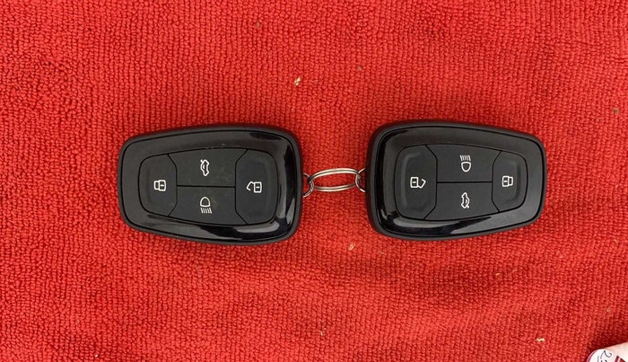 2022 Tata PUNCH CREATIVE  1.2 RTN DUAL TONE, Petrol, Manual, 7,337 km, Key Close Up
