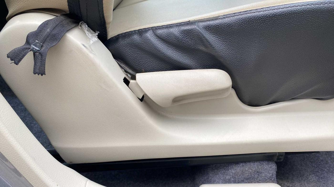 2019 Maruti Celerio VXI CNG, CNG, Manual, 25,494 km, Driver Side Adjustment Panel