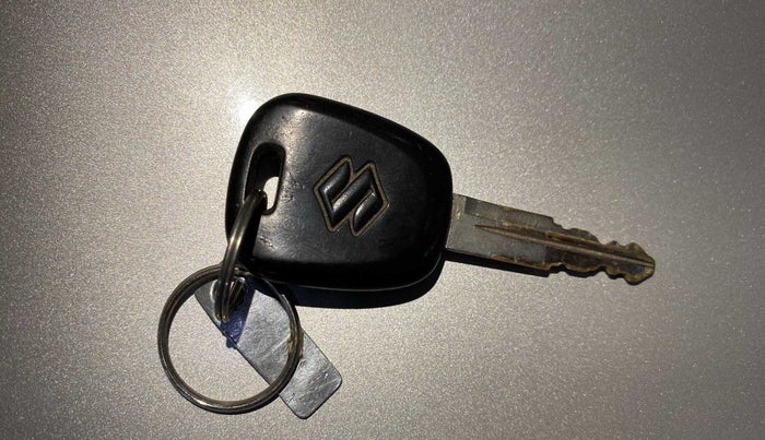 2017 Maruti Alto 800 LXI, Petrol, Manual, 97,424 km, Key Close Up