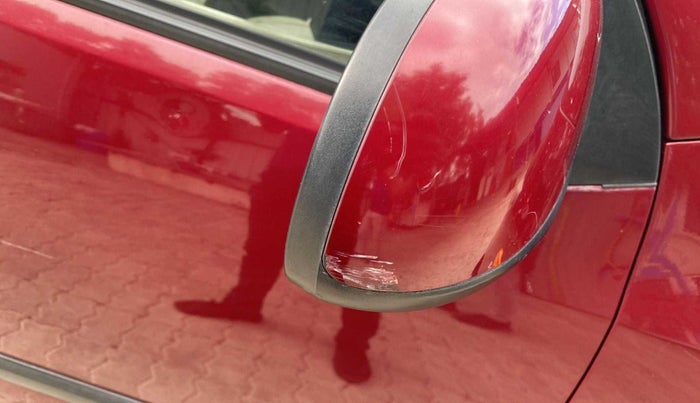 2014 Hyundai i10 SPORTZ 1.1, Petrol, Manual, 66,733 km, Right rear-view mirror - ORVM knob broken and not working