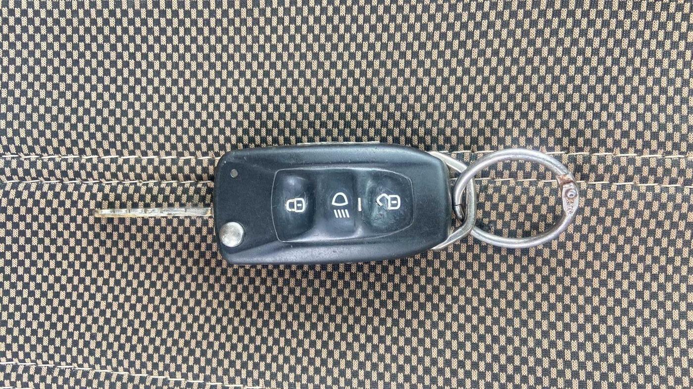 2016 Tata Tiago XZ PETROL, Petrol, Manual, 53,919 km, Key Close Up