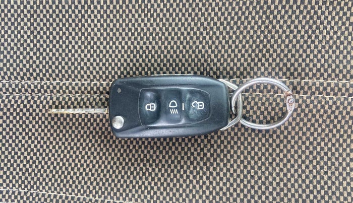 2016 Tata Tiago XZ PETROL, Petrol, Manual, 53,919 km, Key Close Up