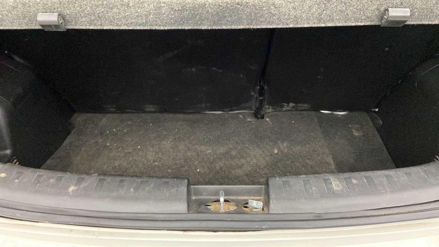 2015 Maruti Swift VXI, Petrol, Manual, 1,02,460 km, Boot Inside