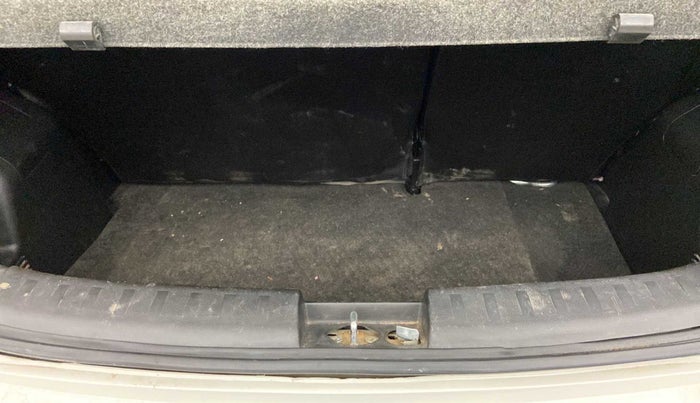 2015 Maruti Swift VXI, Petrol, Manual, 1,02,460 km, Boot Inside