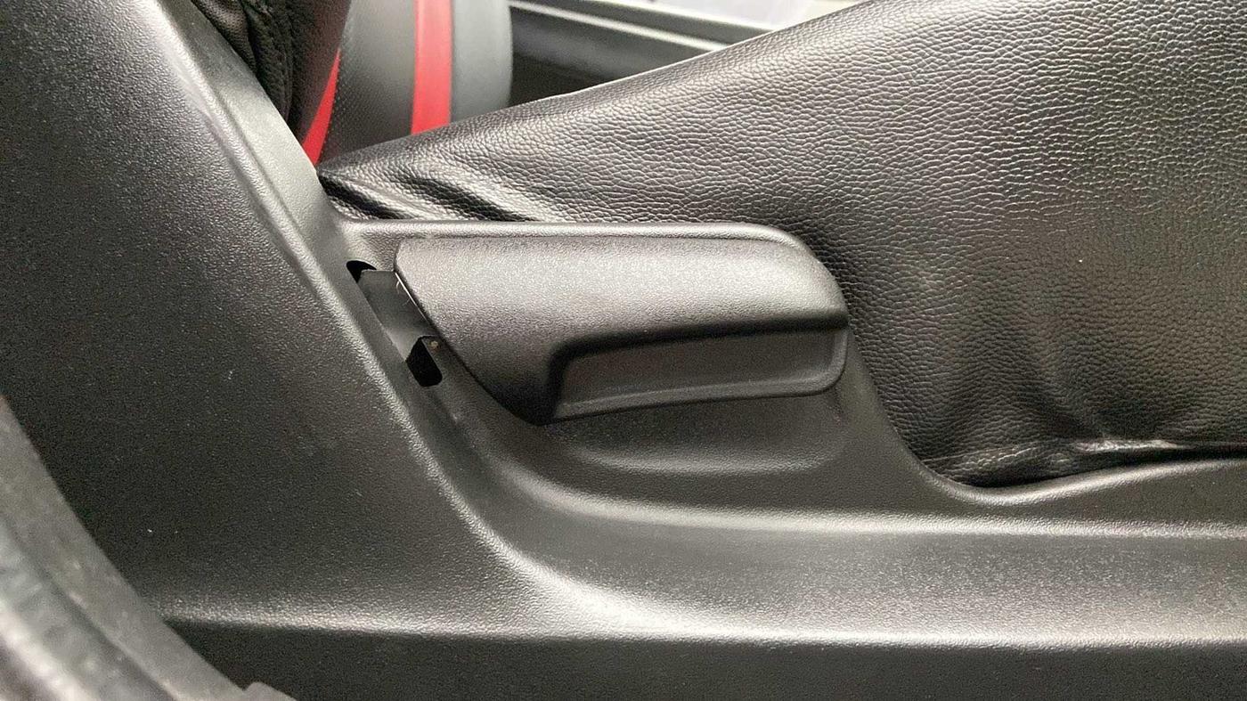2015 Maruti Swift VXI, Petrol, Manual, 1,02,460 km, Driver Side Adjustment Panel