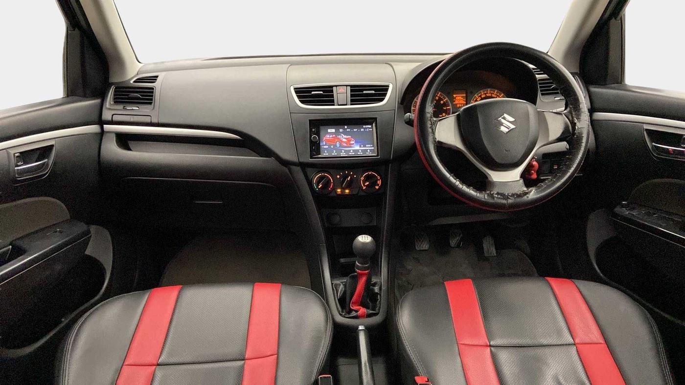 2015 Maruti Swift VXI, Petrol, Manual, 1,02,460 km, Dashboard