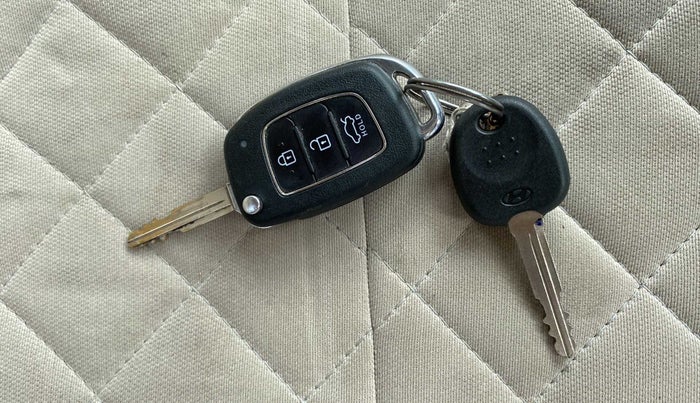 2019 Hyundai GRAND I10 NIOS SPORTZ AMT 1.2 KAPPA VTVT, Petrol, Automatic, 35,273 km, Key Close Up