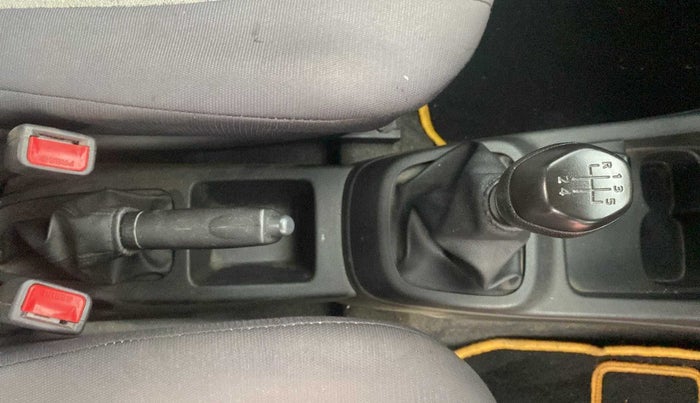 2017 Renault Kwid RXT 0.8, Petrol, Manual, 25,924 km, Gear Lever