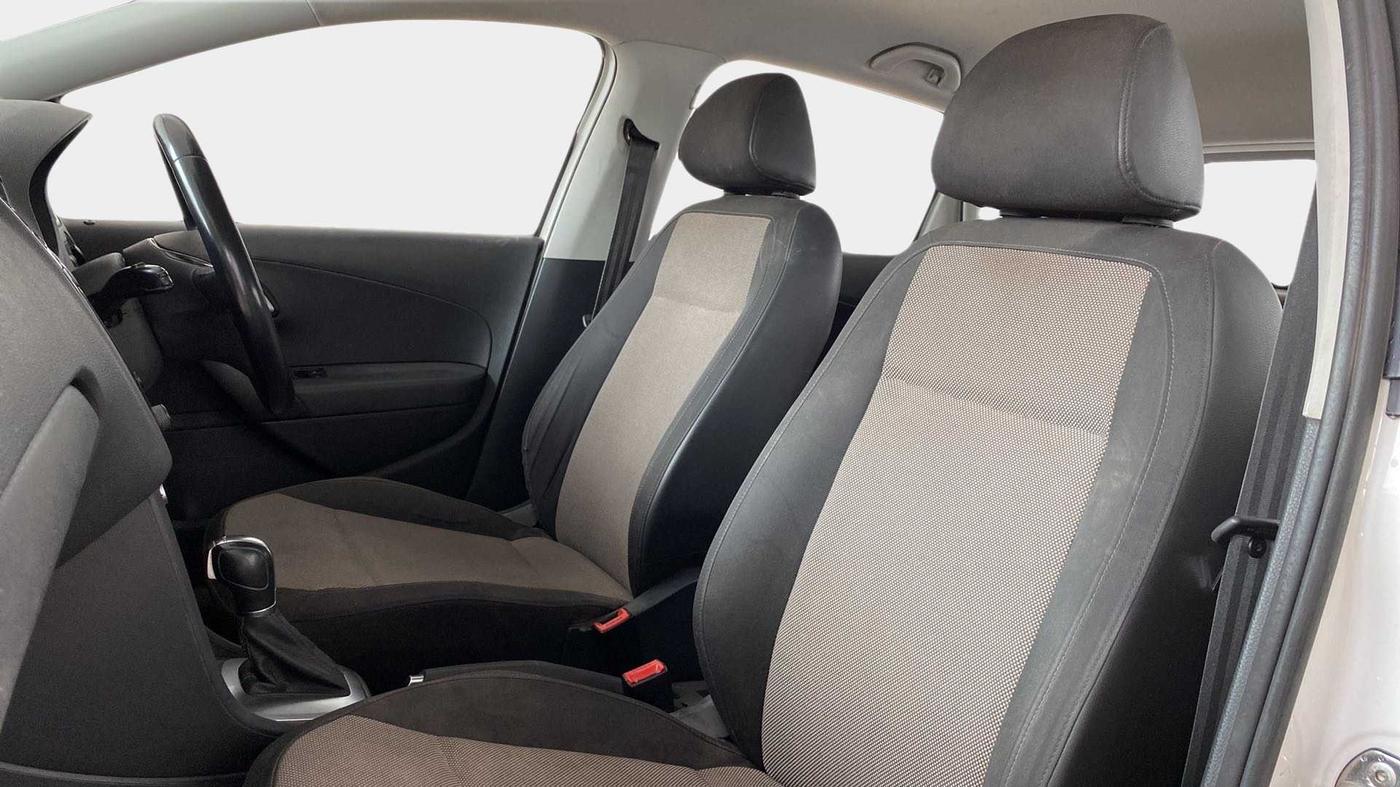 2015 Volkswagen Polo GT TSI AT, Petrol, Automatic, 92,547 km, Right Side Front Door Cabin
