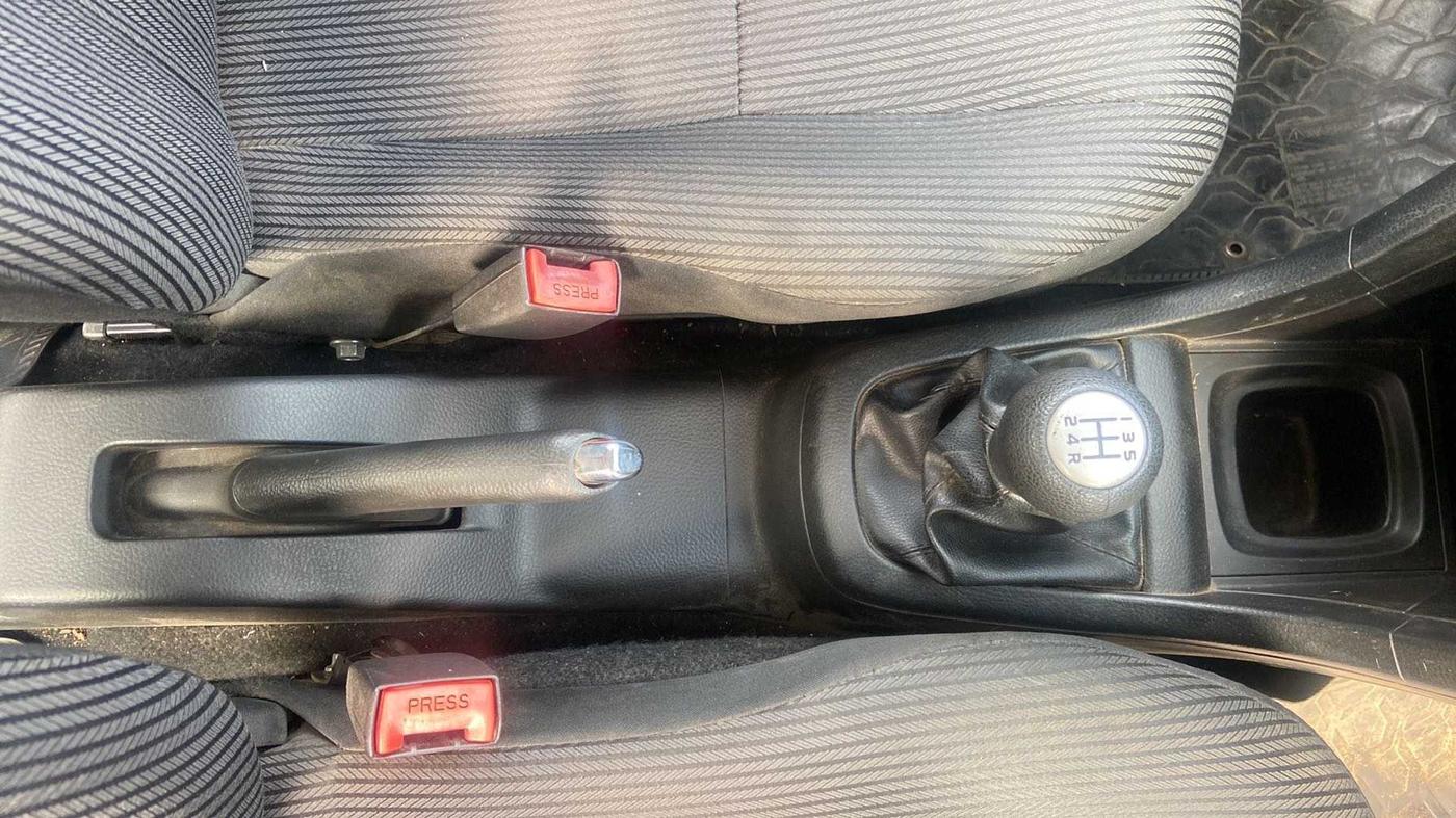 2014 Maruti Swift ZDI, Diesel, Manual, 21,668 km, Gear Lever
