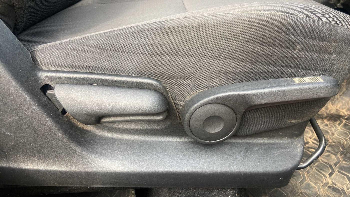 2014 Maruti Swift ZDI, Diesel, Manual, 21,668 km, Driver Side Adjustment Panel