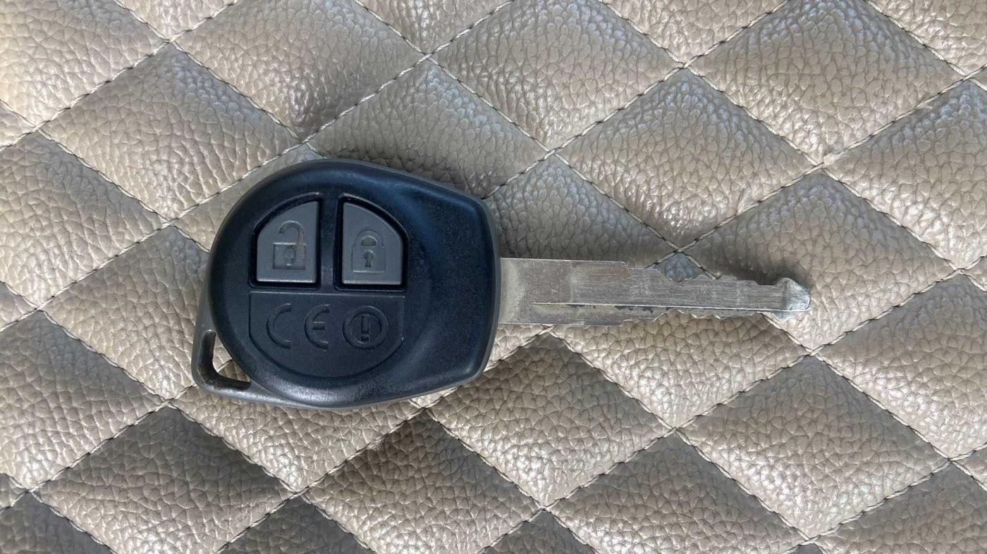 2018 Maruti Dzire VXI, Petrol, Manual, 19,437 km, Key Close Up