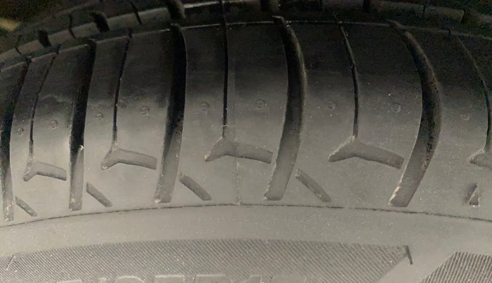 2016 Nissan Micra XV CVT, Petrol, Automatic, 30,916 km, Right Rear Tyre Tread